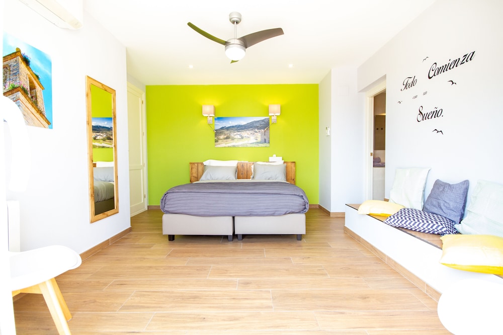 Deluxe Double or Twin Room, 1 Bedroom, Bathtub, Garden Area