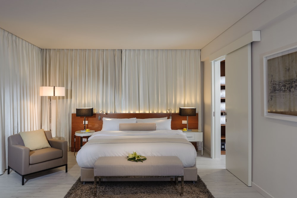 Executive Suite photo 2