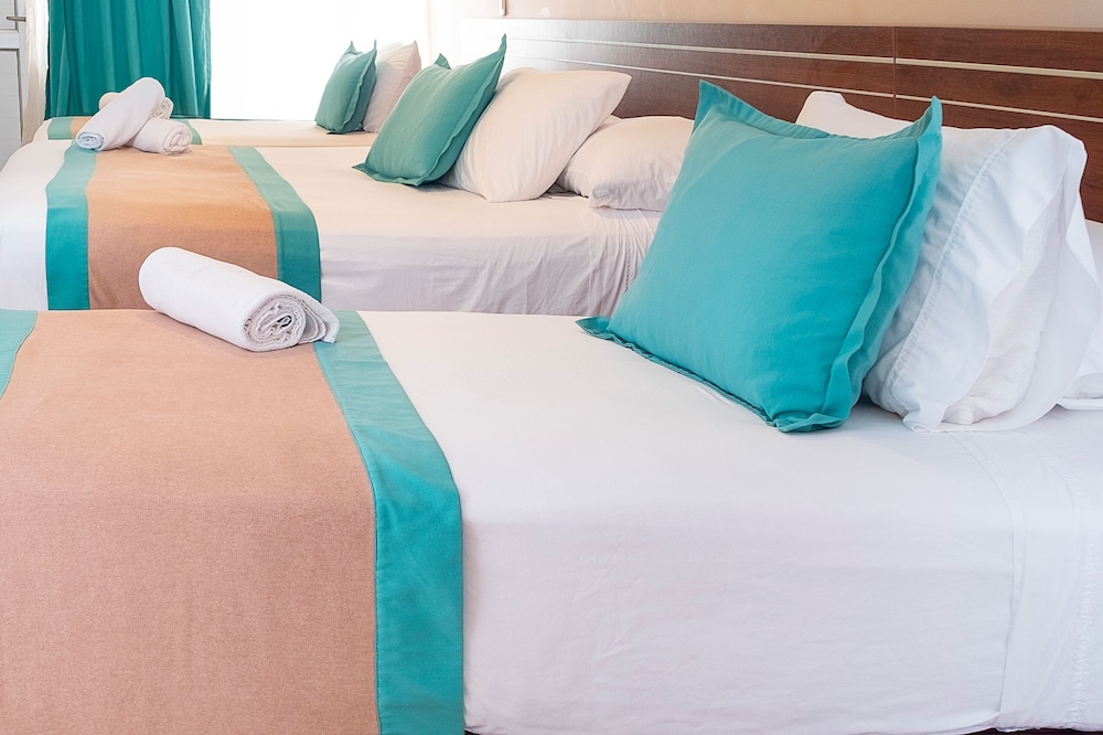 Quadruple Room, Ocean View photo 3