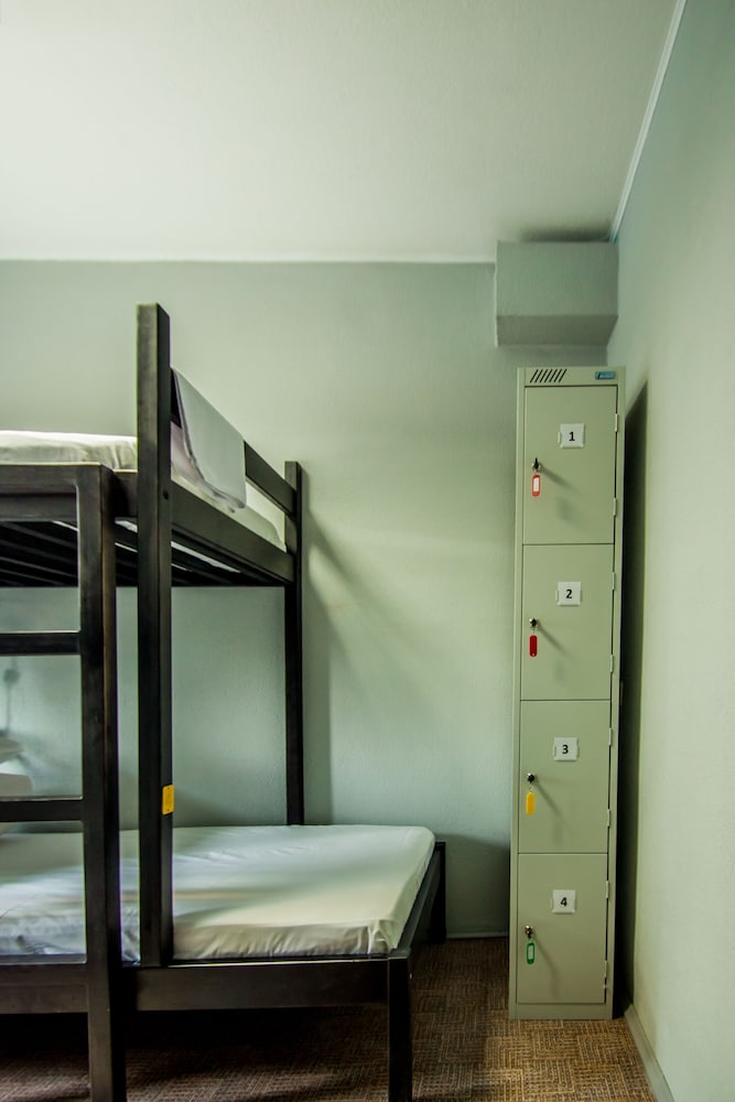 Shared Dormitory, Women only (4 guests) photo 2