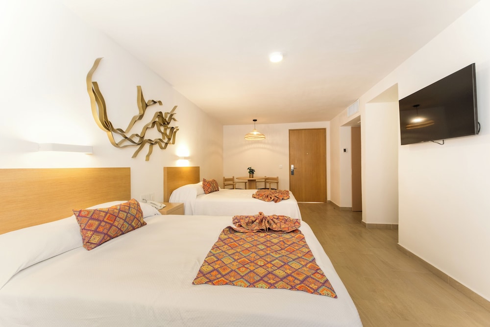 Deluxe Room, Garden View - Photo 4