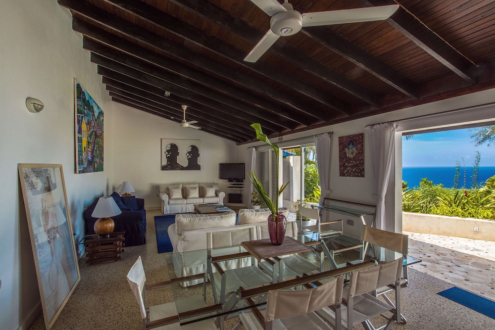 Deluxe Room, Multiple Beds, Ocean View photo 2