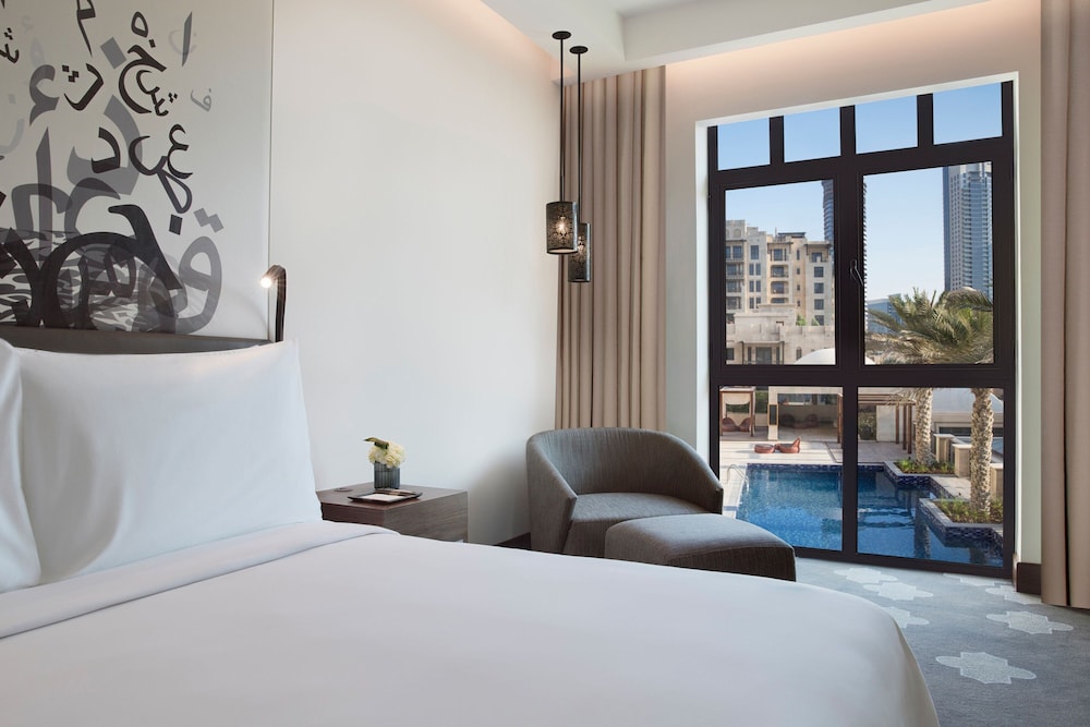 Deluxe Room, 1 King Bed, City View - Photo 5