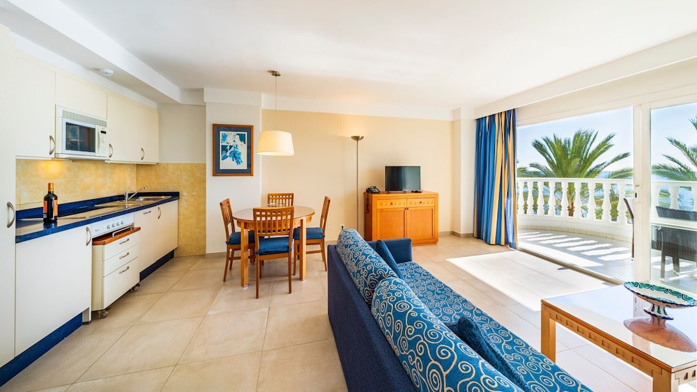 Premium Apartment, 1 Bedroom, Kitchen, Beach View