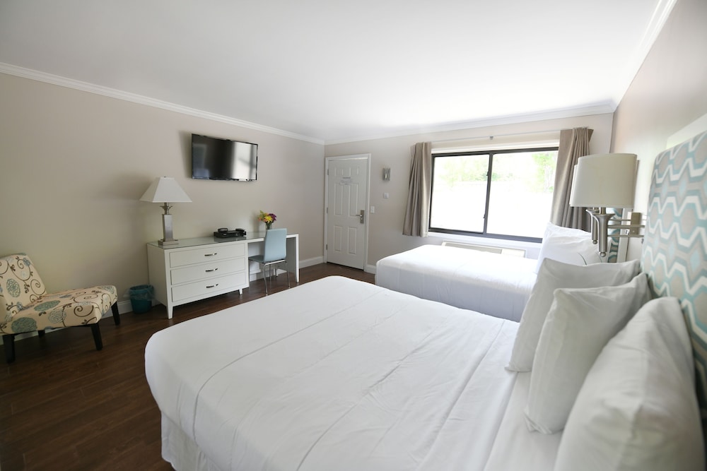 Deluxe Double Room, 2 Double Beds photo 2