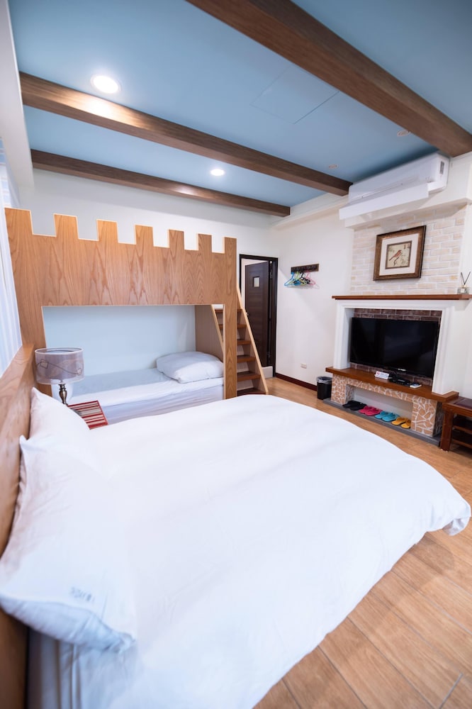 Family Quadruple Room, Multiple Beds photo 2
