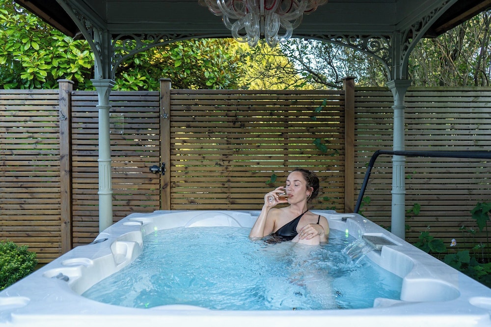 Spa Suite - Photo 8