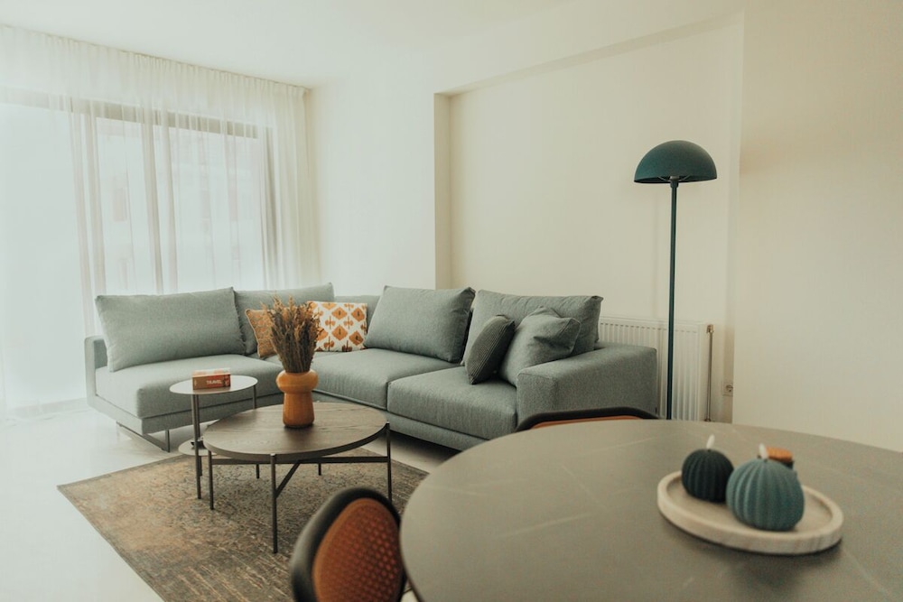 Executive Suite, Balcony