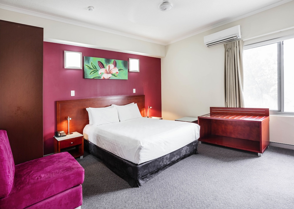 Twin Room, 2 Queen Beds, Pool View - Photo 4