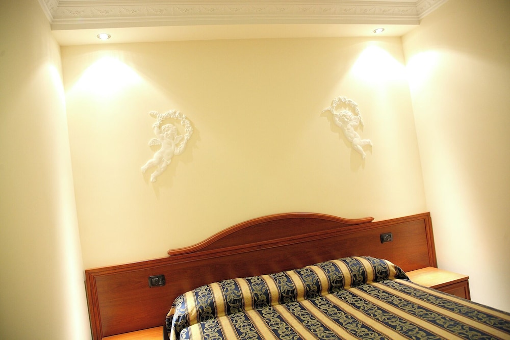 Double or Twin Room, Courtyard View