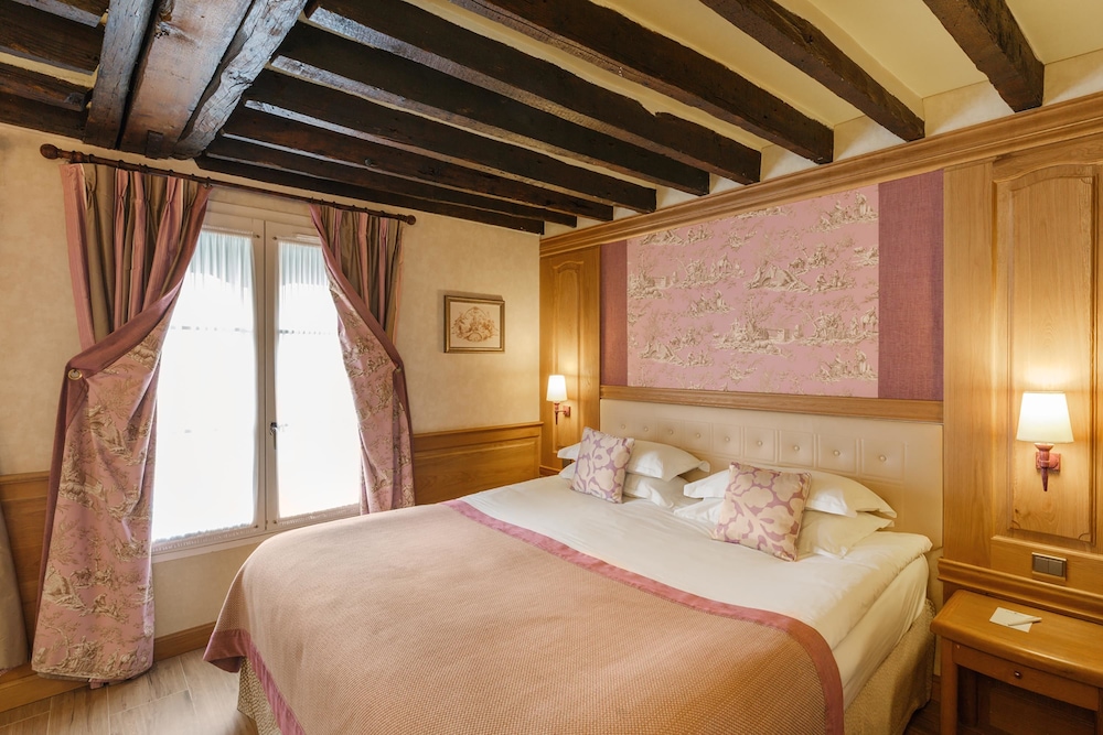 Superior Double or Twin Room photo 3