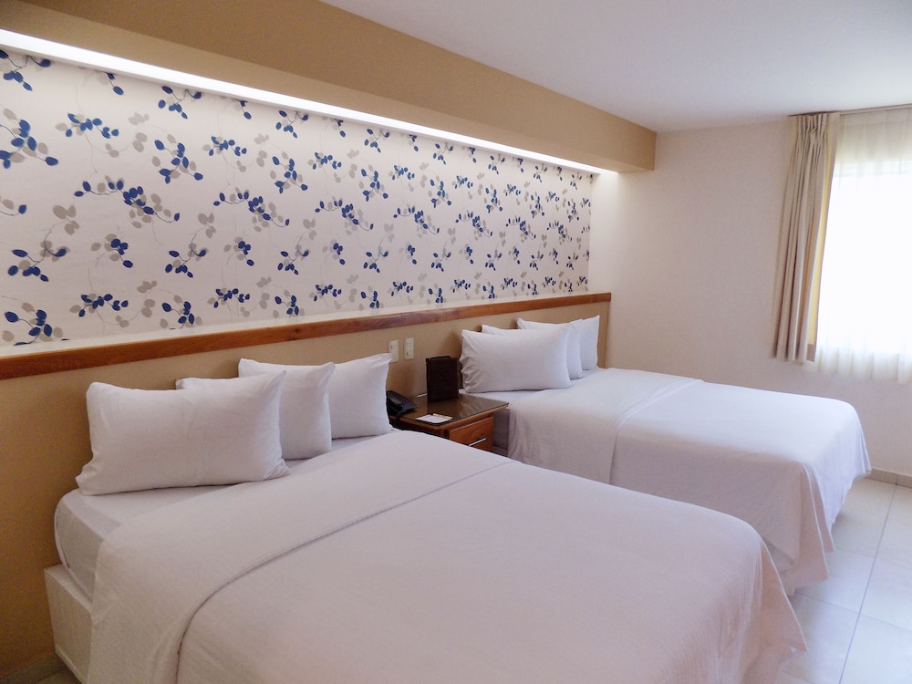 Standard Twin Room - Photo 6