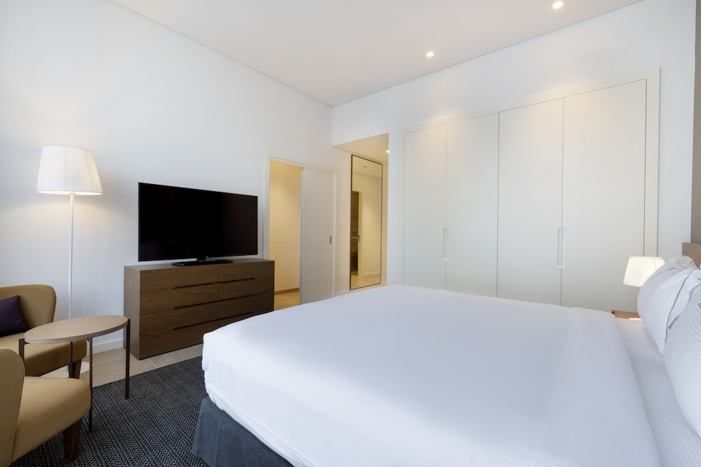 Suite, 1 King Bed, Ocean View - Photo 2