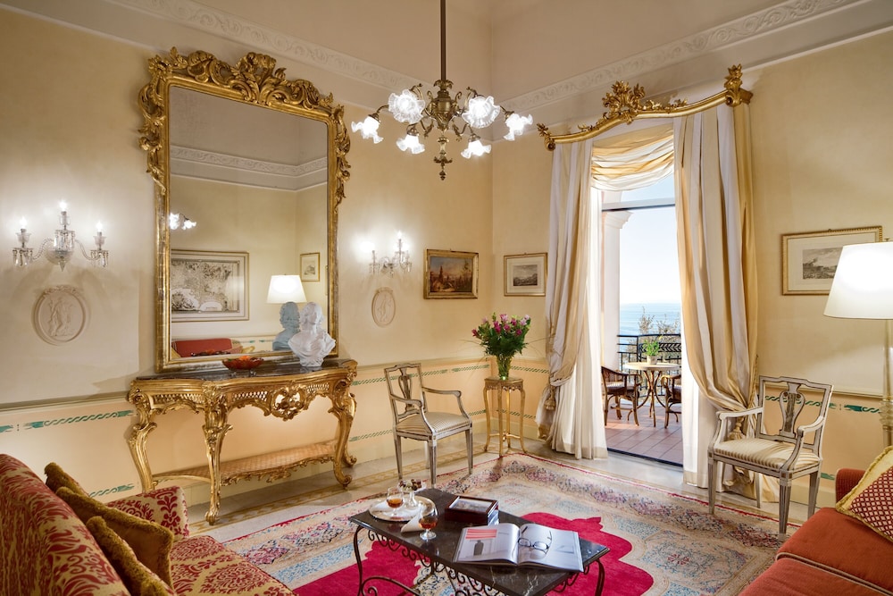 Three Bedroom Suite (Non Smoking) thumbnail 5