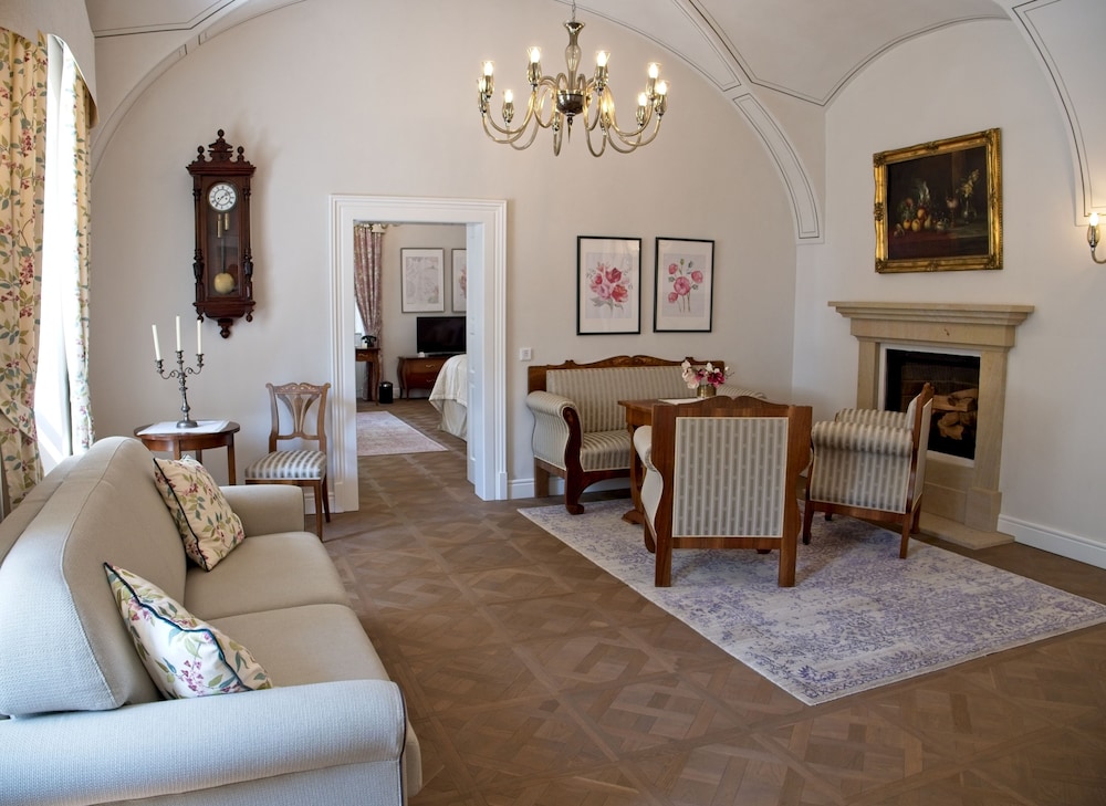Suite (Grofski)