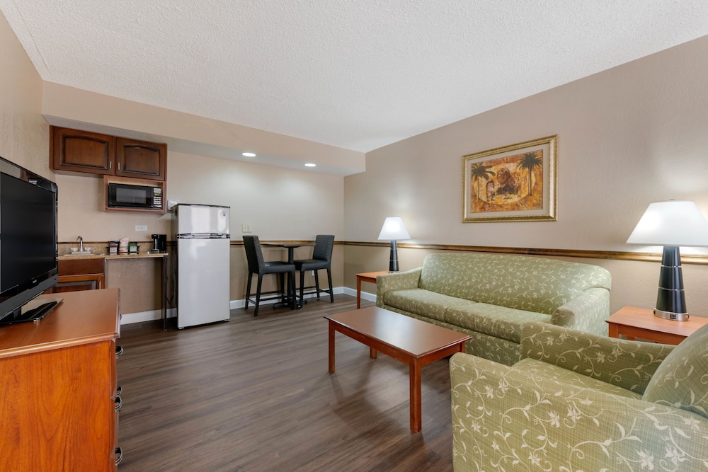 Suite, 2 Queen Beds, Accessible, Non Smoking (Upgrade) - Photo 5
