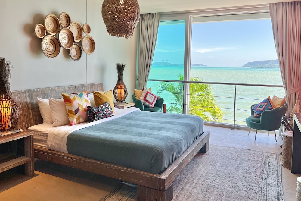 Two Bedroom Pool Villa Beach Front - Photo 8