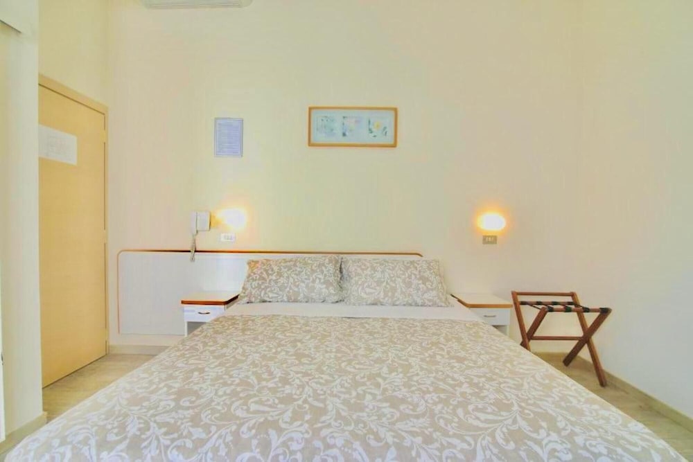 Standard Room - Photo 1