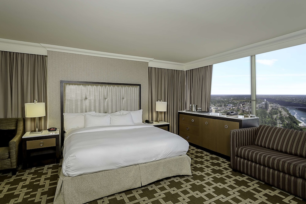 Room, 1 King Bed, Jetted Tub (Canadian Falls View)