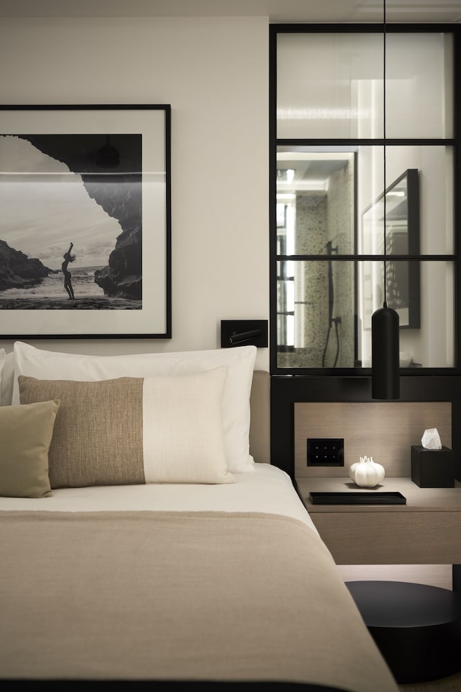 Superior Suite, 1 King Bed (LUX* Ocean Junior Suite)