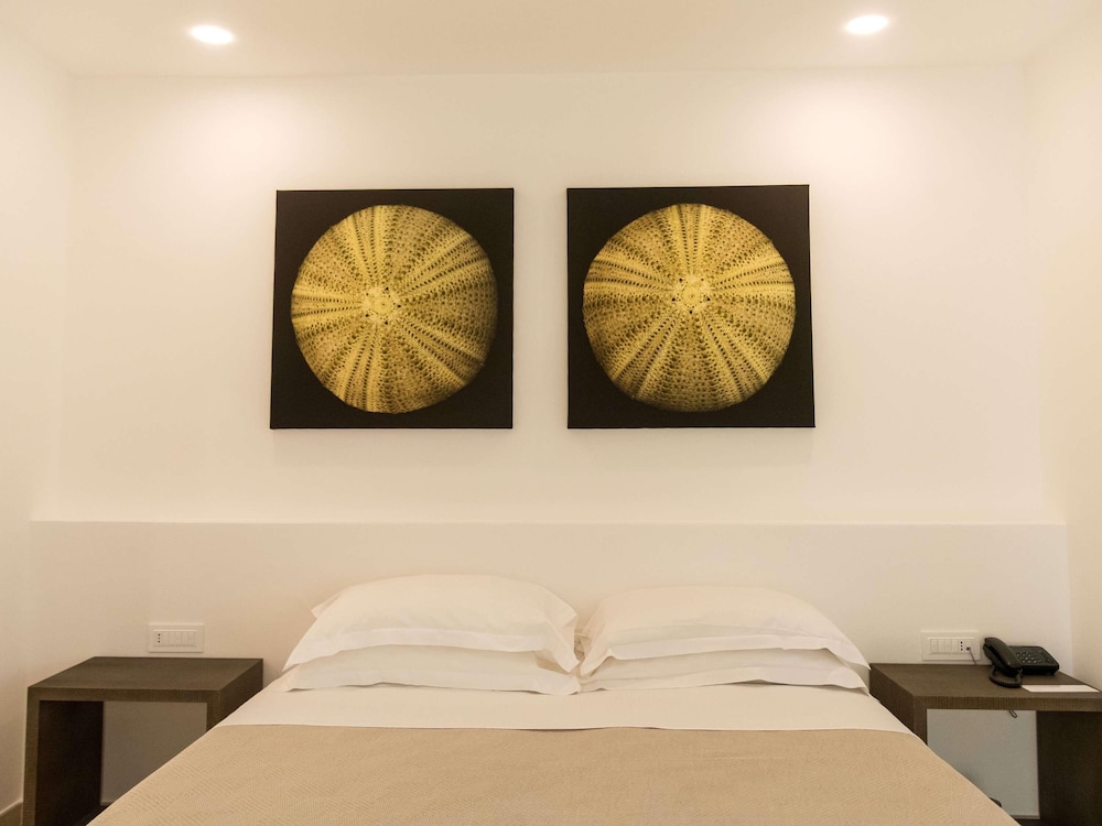 Standard Room, 1 King Bed, Garden View