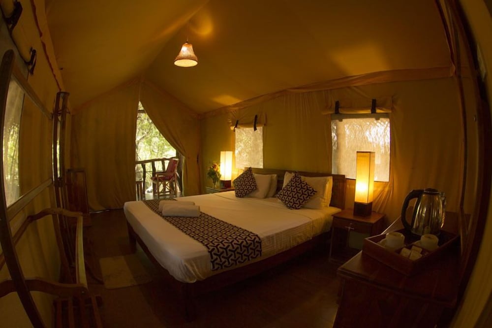 Deluxe Tent, 1 Double Bed, River View, Lakeside