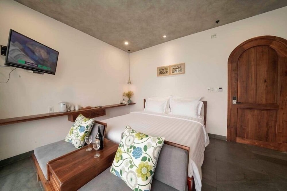 King Room with Balcony photo 2