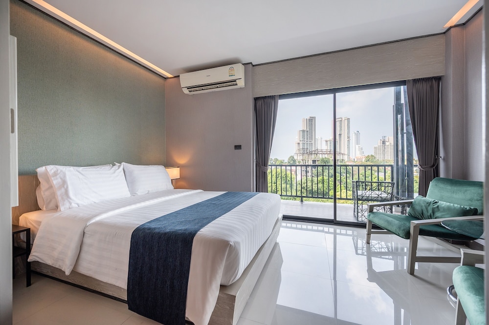 Deluxe Suite, 2 Bedrooms - Photo 2