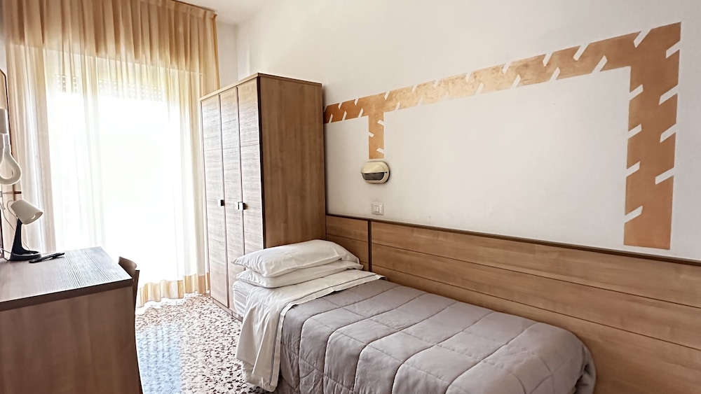 Basic Single Room, Air conditioning, Courtyard View photo 1