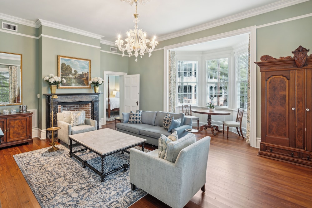 Luxury Suite, 1 King Bed with Sofa bed, Fireplace, Bay View (Not Pet Friendly)