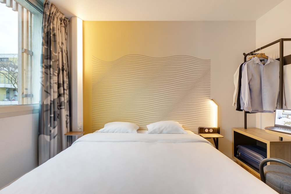 Double Room, Non Smoking - Photo 5