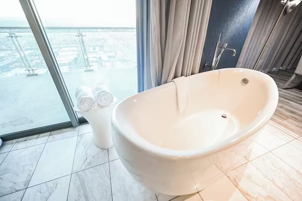 Royal Suite, 1 Bedroom, Jetted Tub