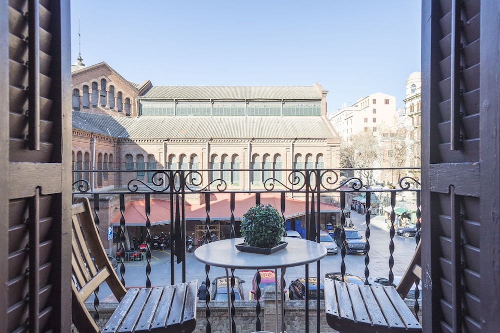 Apartment, 3 Bedrooms, City View photo 2