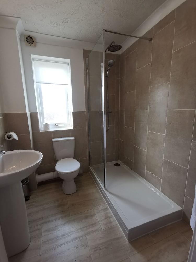 Standard Double Room, Accessible, Ensuite - Photo 5