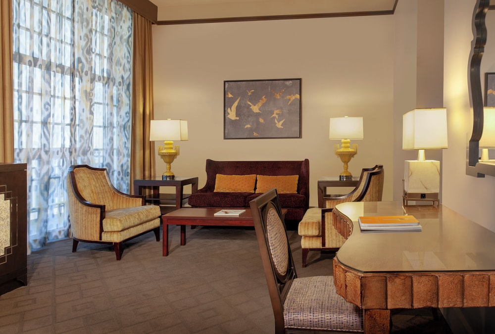 Signature Suite (Pure Wellness ) - Photo 1