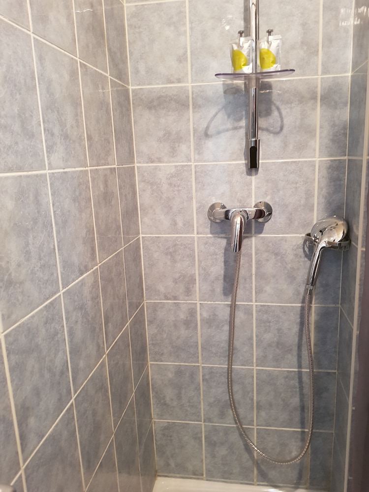 Classic Double Room, 1 Queen Bed, City View photo 2