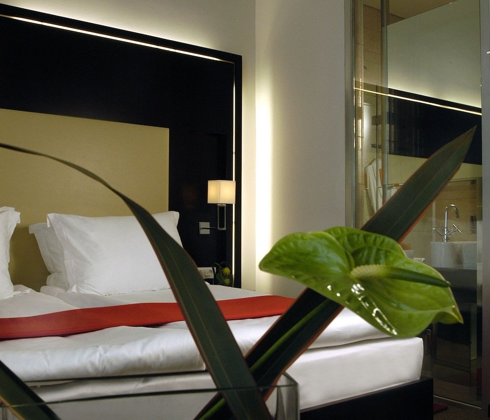 Deluxe Double Room, 1 Queen Bed photo 2