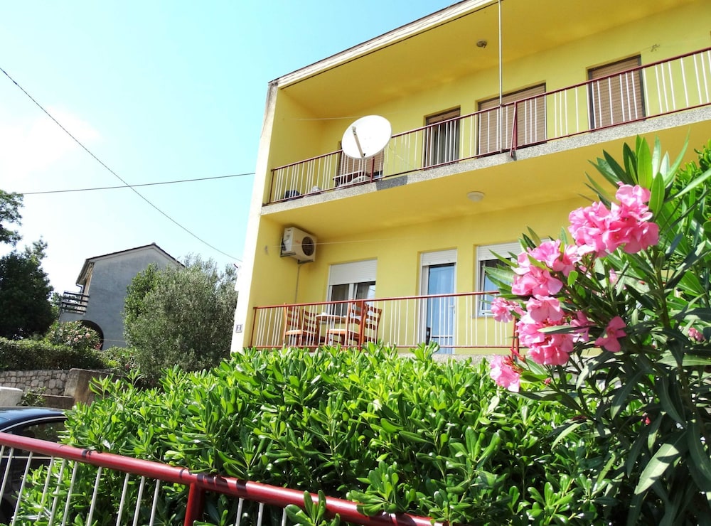 Apartment (Two Bedroom Apartment with Sea View a)