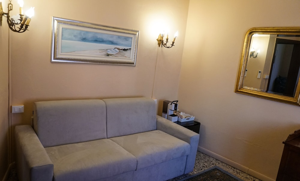 Traditional Quadruple Room photo 3