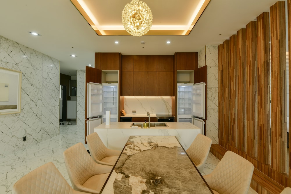Royal Suite Pool Villa - Photo 1
