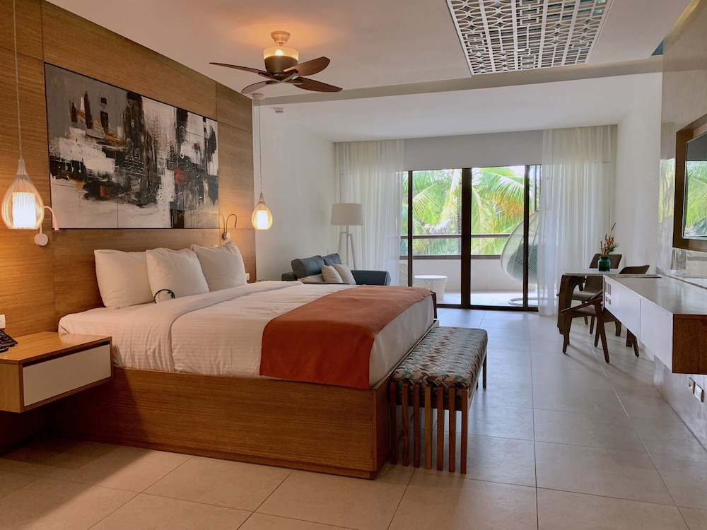 Suite Junior, Vista Parcial al Océano, Cama King Size