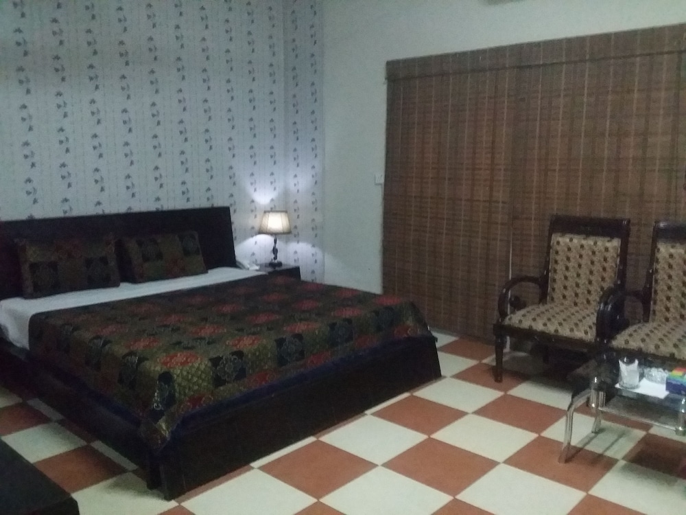 Standard Double Room, 1 Double Bed, Accessible, Smoking photo 2