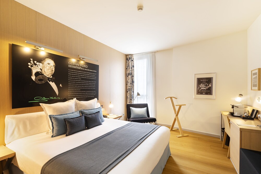 Standard Double Room - Photo 6