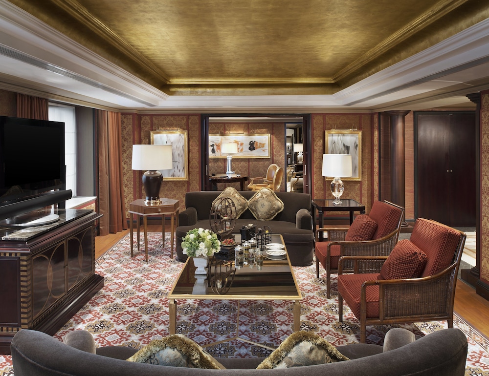 Presidential Suite, 1 King Bed, City View photo 2
