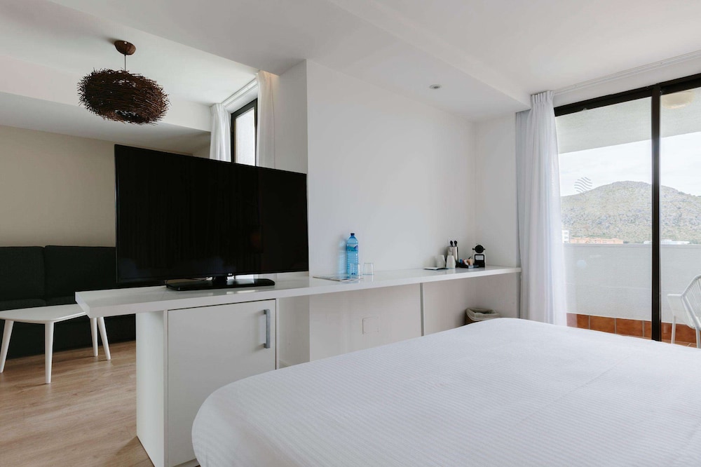 Superior Double or Twin Room, Balcony, Pool View Superior Double or Twin Room, Balcony, Pool View