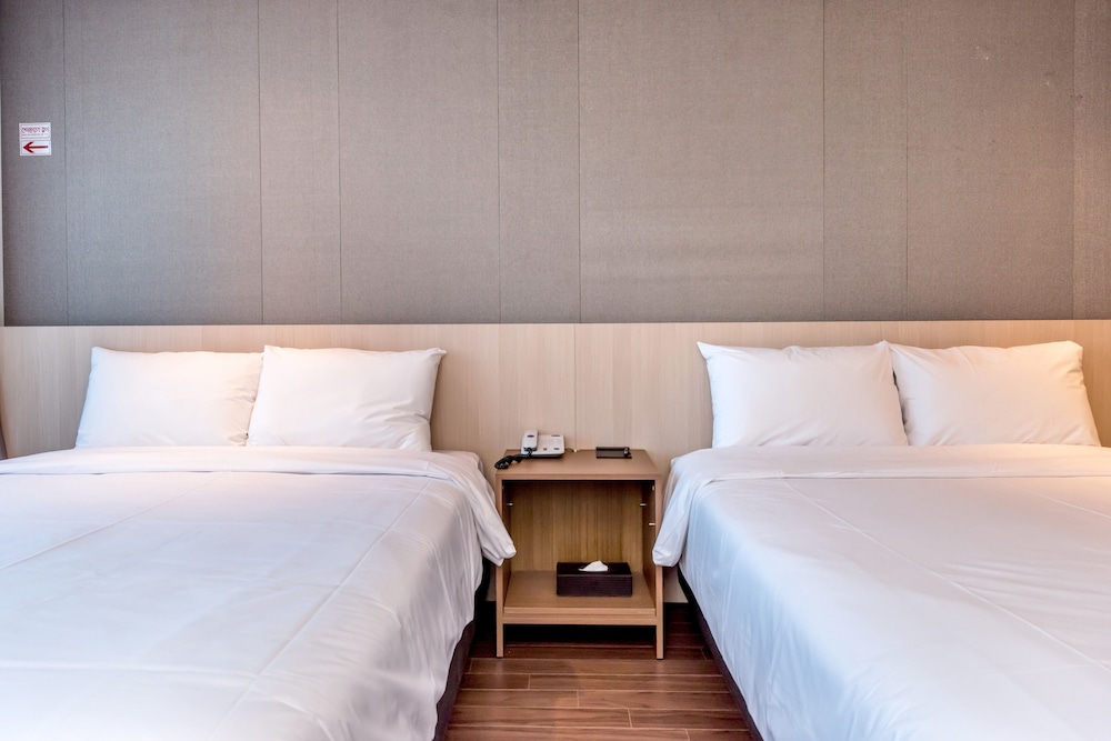 Premier Twin Room, Sea View photo 3