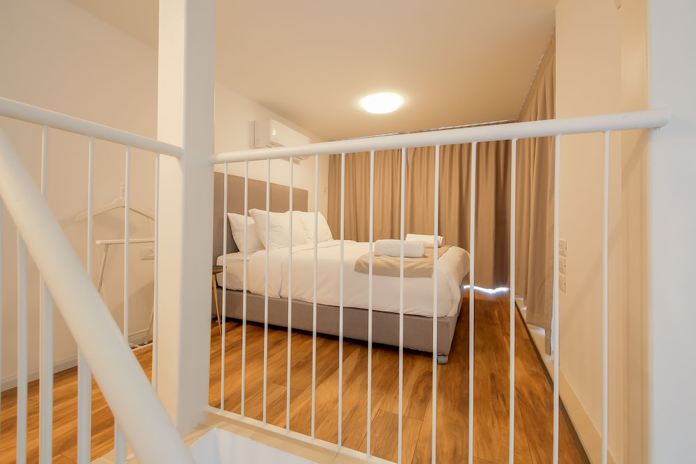 Duplex photo 2