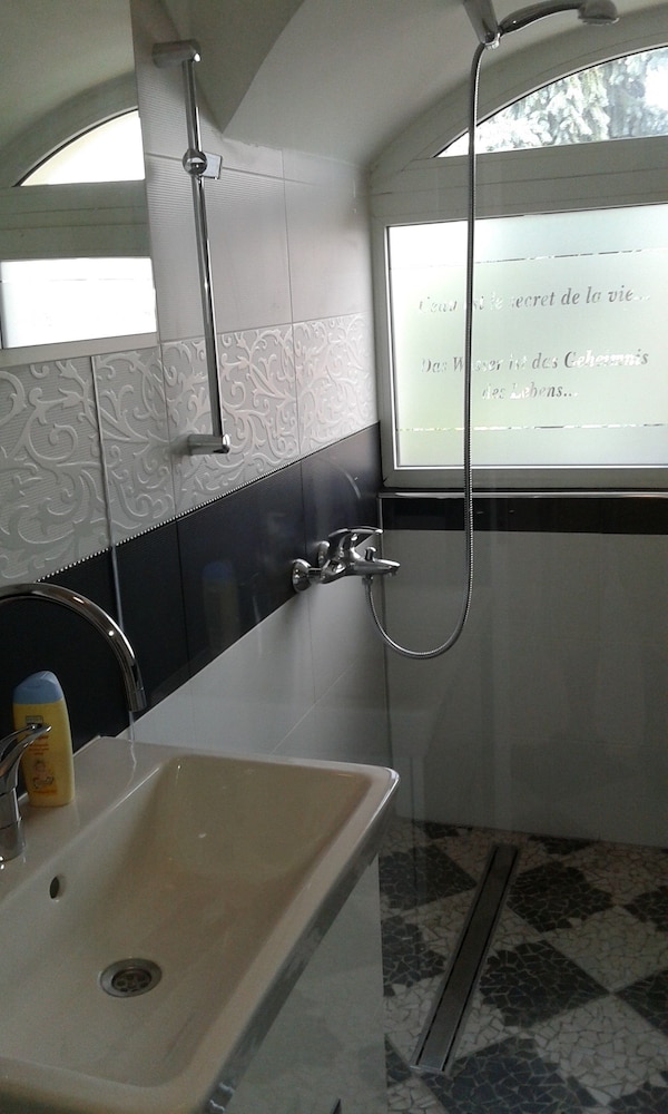 Deluxe Apartment, 2 Bedrooms, City View photo 3