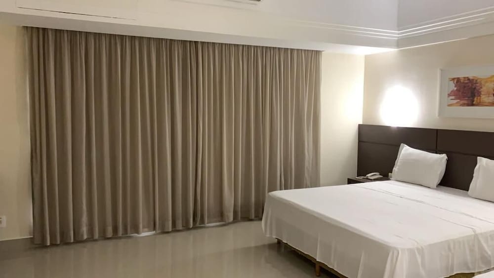 ROOM 403 FLAT photo 3