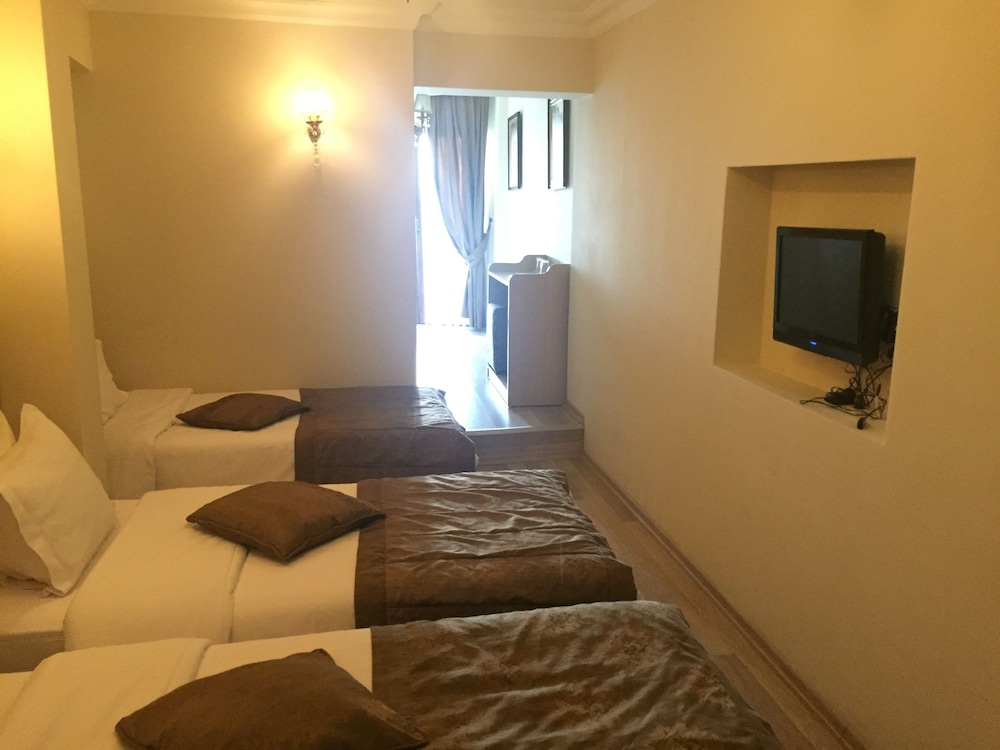 Standard Triple Room photo 3
